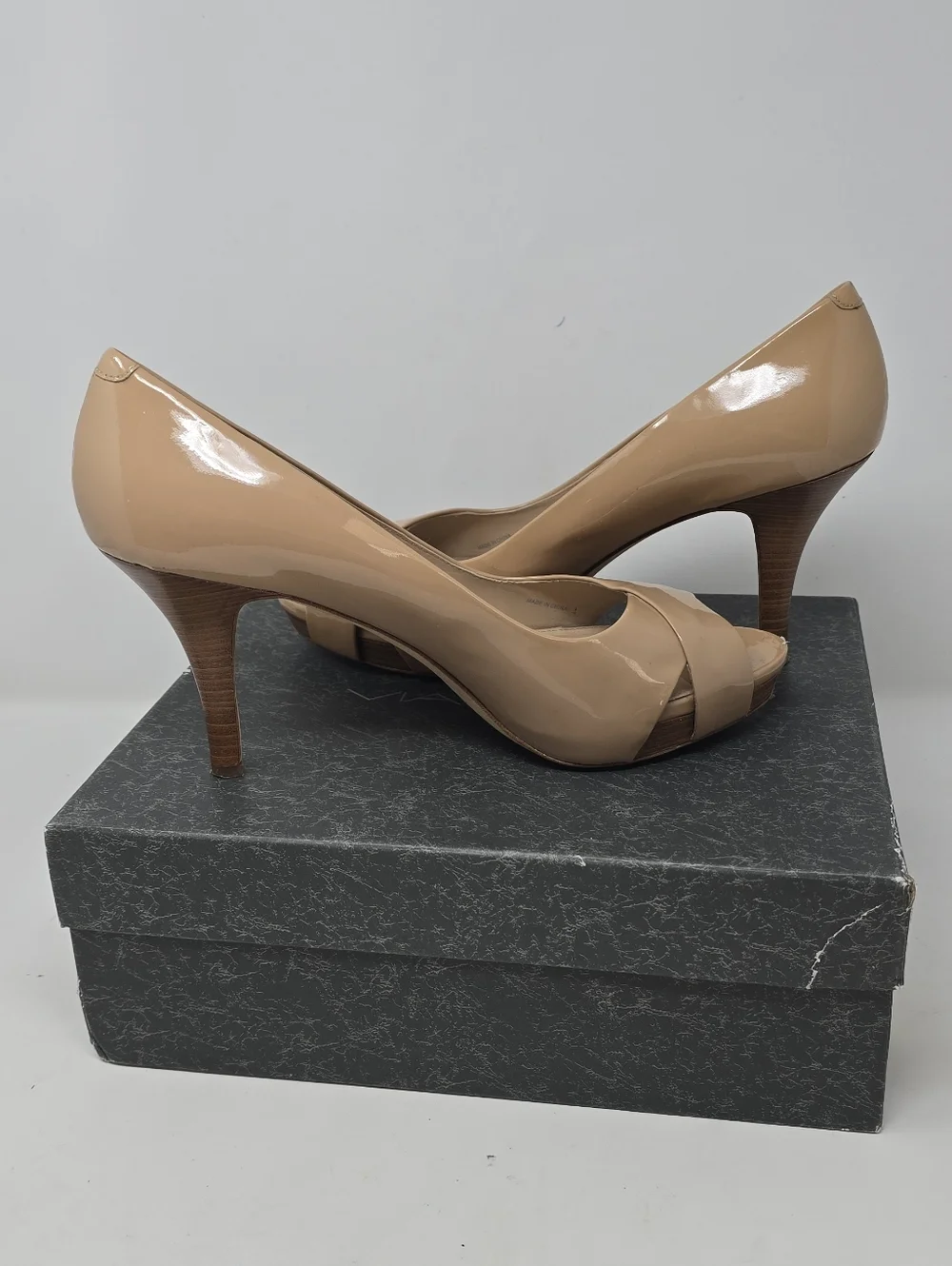 Via Spiga 10 v-unity nude‎ patent leather peep toe pumps heels preppy old money